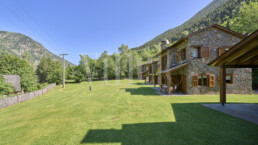 Porta Ref1636 76950 uai Compra y venta de casas y pisos La Cerdanya